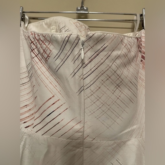 White House Black Market Strapless Fit/Flare Asymmetrical Dress Cream/Pink 10 - Picture 4 of 4